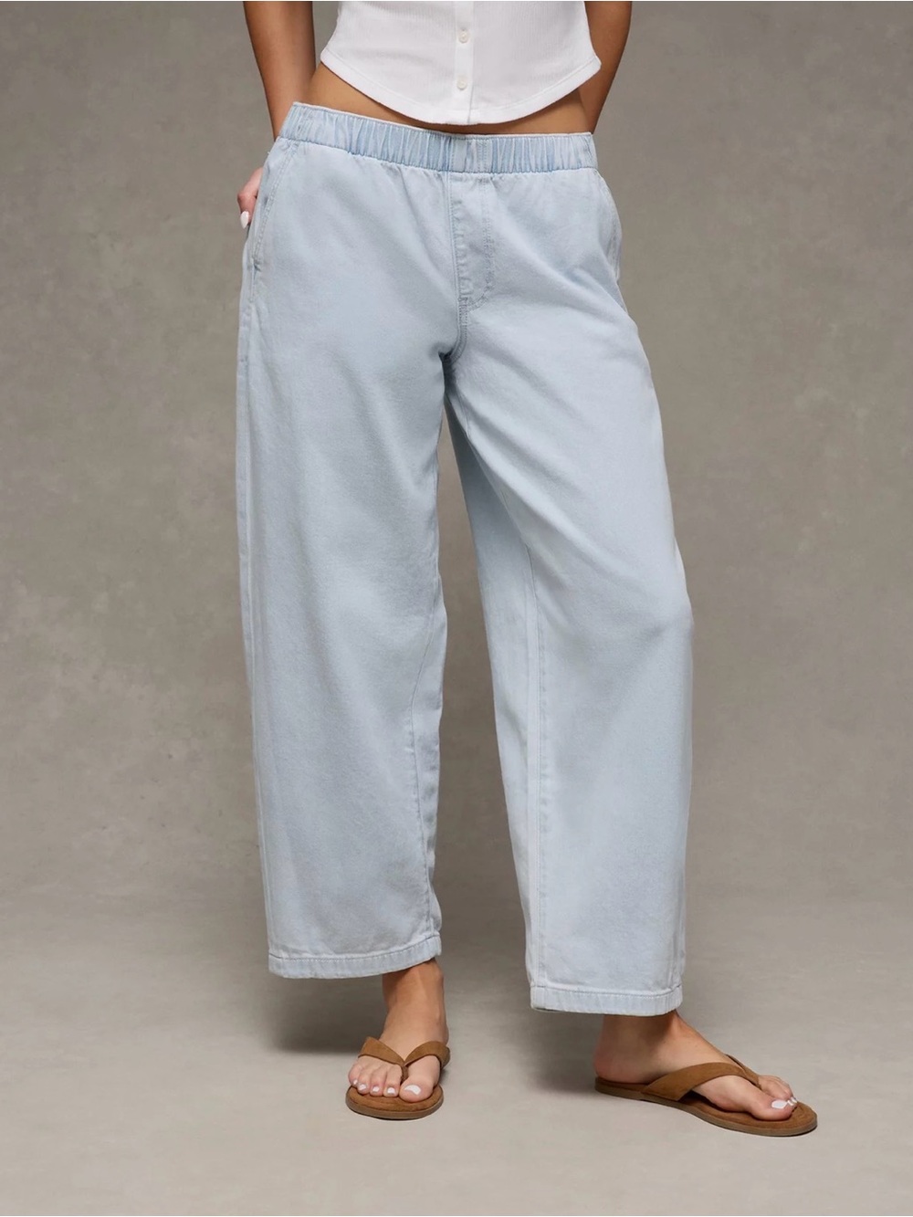 American Eagle Outfitters Light Blue Low-Rise Pull-On Barrel Jean